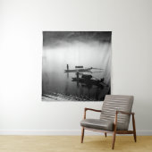 GRAYSCALE FOTO VON ZWEI ROW BOOTEN WANDTEPPICH (Beispiel)