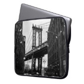 GRAYSCALE FOTOGRAFIE DER BROOKLYN-BRÜCKE LAPTOPSCHUTZHÜLLE (Vorderseite Links)