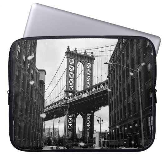 GRAYSCALE FOTOGRAFIE DER BROOKLYN-BRÜCKE LAPTOPSCHUTZHÜLLE (Vorderseite)