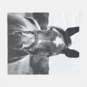 GRAYSCALE FOTOGRAFIE DER PFERDE FLEECEDECKE (Vorderseite (Horizontal))