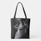 GRAYSCALE FOTOGRAFIE DER YAWNING LIONESS TASCHE (Rückseite)