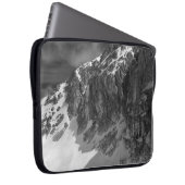 GRAYSCALE FOTOGRAFIE DES BERGES LAPTOPSCHUTZHÜLLE (Vorne Rechts)