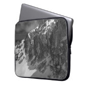 GRAYSCALE FOTOGRAFIE DES BERGES LAPTOPSCHUTZHÜLLE (Vorderseite Links)