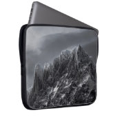 GRAYSCALE FOTOGRAFIE DES BERGES LAPTOPSCHUTZHÜLLE (Vorne Rechts)