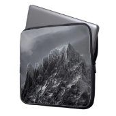 GRAYSCALE FOTOGRAFIE DES BERGES LAPTOPSCHUTZHÜLLE (Vorderseite Links)