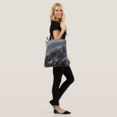GRAYSCALE FOTOGRAFIE DES BERGES TASCHE (Am Model)