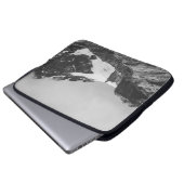 GRAYSCALE FOTOGRAFIE DES SCHNEEBERGES LAPTOPSCHUTZHÜLLE (Vorne Knopf)