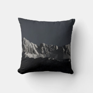 GRAYSCALE FOTOGRAFIE DES SCHNEEBERGS KISSEN