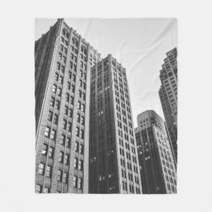 GRAYSCALE-FOTOGRAFIE MIT NIEDRIGEM WINKEL FLEECEDECKE