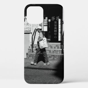 GRAYSCALE FOTOGRAFIE VON PERSON, DIE NEBEN BUI ZU Case-Mate iPhone HÜLLE