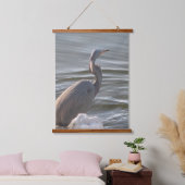 Great Blue Heron by the Water Wandteppich Mit Holzrahmen (Schlafzimmer)