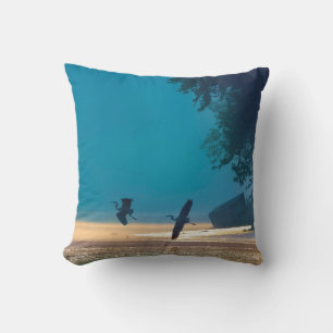Great Blue Herons Take Flight -Teal Kissen
