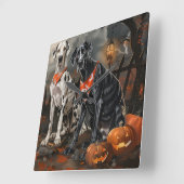 Great Dane Halloween Spooky Quadratische Wanduhr (Winkel)