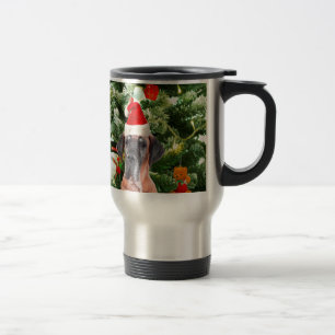 Great Dane mit Weihnachtsbaum-Geschenkboxen und Sa Reisebecher