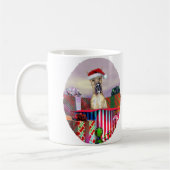 Great Dane Weihnachtsüberraschung Brindle Kaffeetasse (Links)