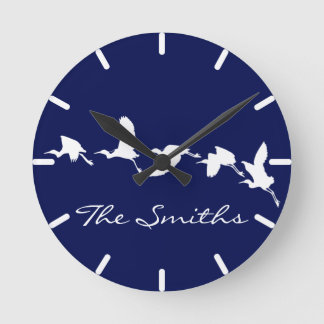 Great Egrets in Flight (Choose background color) Runde Wanduhr