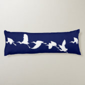 Great Egrets in Flight (Choose background color) Seitenschläferkissen (Rückseite)