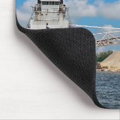 Great Lakes Frachter entlädt Stein Mousepad (Ecke)