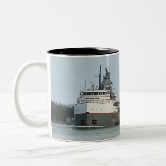 Great Lakes Freighter Cuyahoga Tasse (Links)