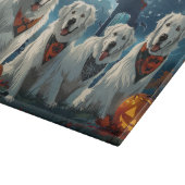 Great Pyrenäen Halloween Spooky Schneidebrett (Ecke)