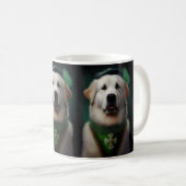 Great Pyrenäen Hund in St. Patrick's Day Dress Kaffeetasse (VorderseiteRechts)