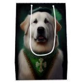 Great Pyrenäen Hund in St. Patrick's Day Dress Mittlere Geschenktüte (Rückseite)