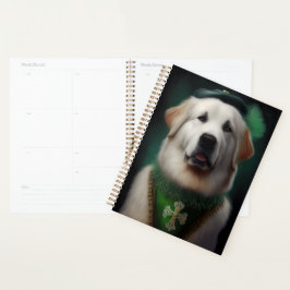 Great Pyrenäen Hund in St. Patrick's Day Dress Planer