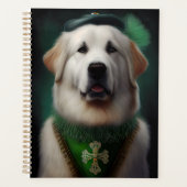 Great Pyrenäen Hund in St. Patrick's Day Dress Planer (Vorderseite)