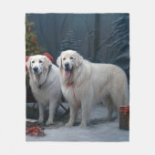 Great Pyrenäen Snowy Sleigh Weihnachtsdekor Fleecedecke (Vorderseite)