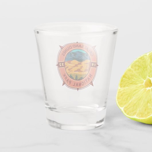 Great Sand Dunes Nationalpark Retro Kompass Schnapsglas (Rückseite)