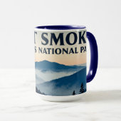 Great Smoky Mountains Blue Mist Retro Tasse (VorderseiteRechts)