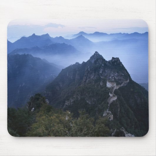 Great Wall in frühen Morgennebel, China Mousepad (Vorne)
