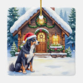 Greater Swiss Mountain Dog Snowy Cabin Santa Hat Keramikornament (Rückseite)