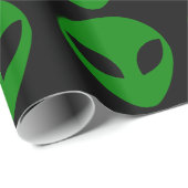 Green Alien Head Geschenkpapier (Rolleneckpunkt)