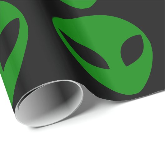 Green Alien Head Geschenkpapier (Rolleneckpunkt)