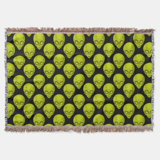Green Alien Head Throw Blanket Decke (Vorderseite)