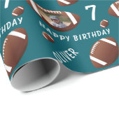 Green American Football Ball Happy Birthday Foto Geschenkpapier (Rolleneckpunkt)