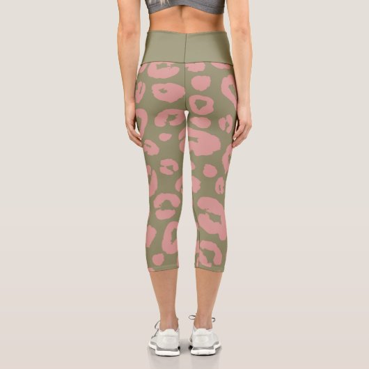 Green and Pink Modern Leopard Pattern Capri Leggings (Rückseite)