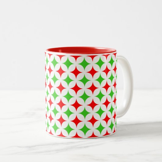 Green and Red Diamond Star Pattern on White Zweifarbige Tasse (VorderseiteRechts)