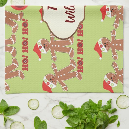 Green and Red Gingerbrett Parade Handtuch (Gefaltet)