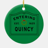 Green and Red Holiday Wreath, Quincy, MA Keramik Ornament (Hinten)