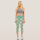 Green and Teal Modern Geometric Flower Pattern Capri Leggings (Vorderseite)