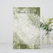 Green Annabelle Hydrangea Floral Wedding Briefpapier (Stehend Vorderseite)