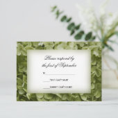Green Annabelle Hydrangea Floral Wedding RSVP Karte (Stehend Vorderseite)