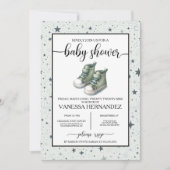Green Baby High Tops Baby Dusche Einladung (Vorderseite)