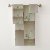 Green Bamboo auf Taupe Tiles Contemporary Badhandtuch Set (Insitu)
