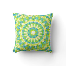 Green Base Mandala Throw Kissen