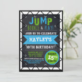 Green & Blue Jump & Play Trampolin Park Bounce Einladung (Stehend Vorderseite)