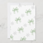 Green Bow Baby Its Cold Outside Winter Baby Shower Einladung (Rückseite)