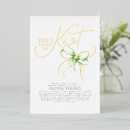 Green Bow She's Tying The Knot Bridal Shower Folieneinladung (Stehend vorne)